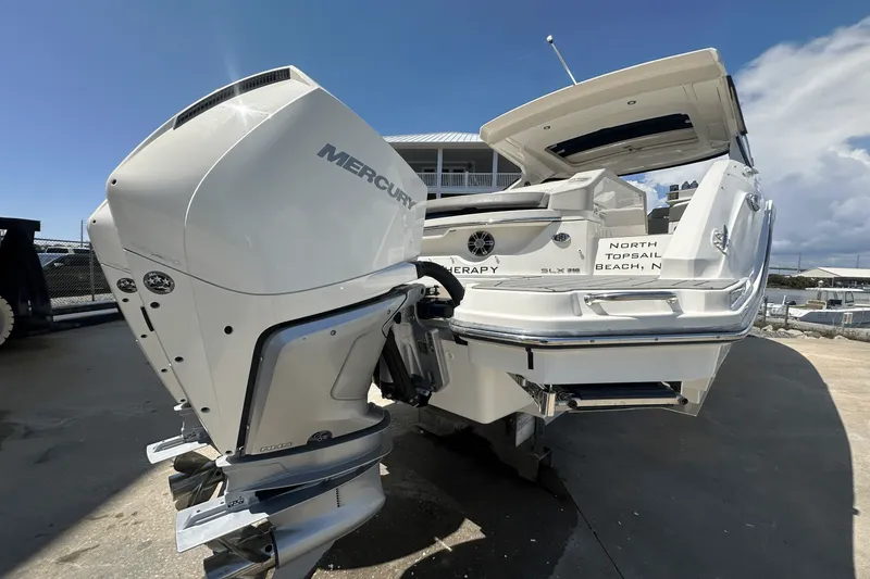Slide: The Image of Sea Ray 310 SLX OUTBOARD 2022 - 36