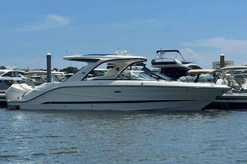 Slide: The Image of Sea Ray 310 SLX OUTBOARD 2022 - 4