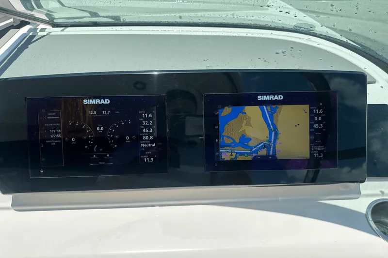 Slide: The Image of Sea Ray 310 SLX OUTBOARD 2022 - 5