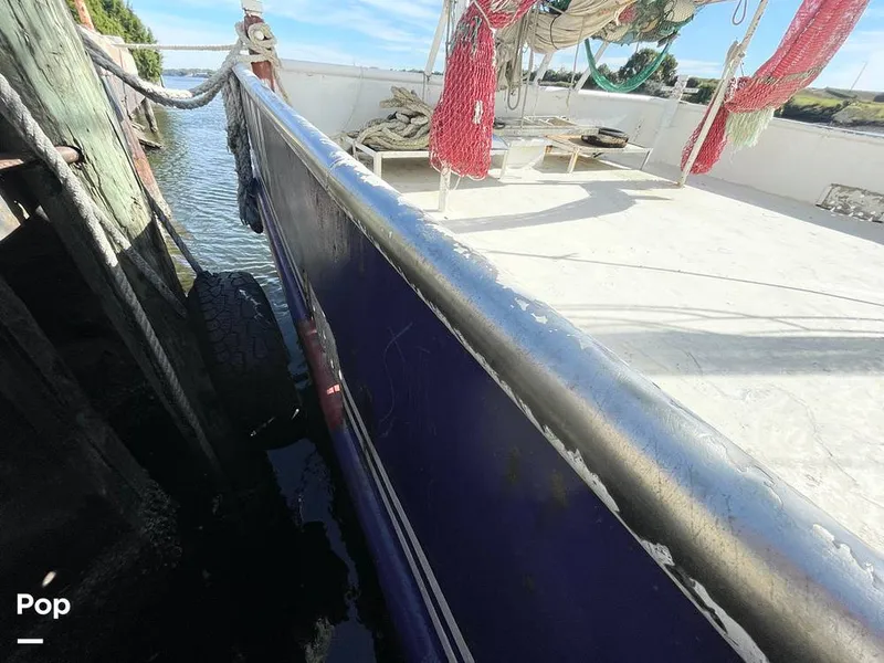 Slide: The Image of Gunwale Rails - 13504417