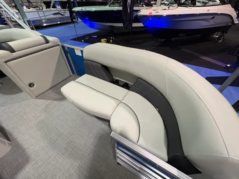 Slide: The Image of Sylvan Mirage 820 Cruise 2026 - 4