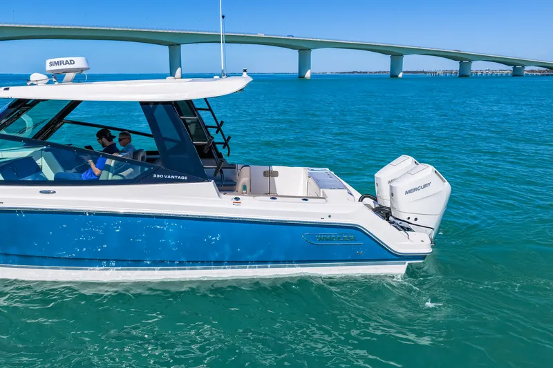 Slide: The Image of Boston Whaler 330 Vantage 2026 - 5