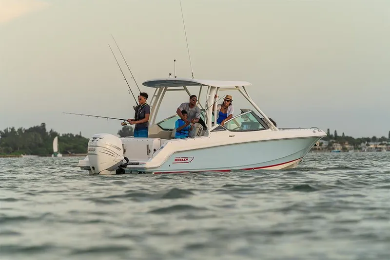 Slide: The Image of Boston Whaler 240 Vantage 2026 - 62