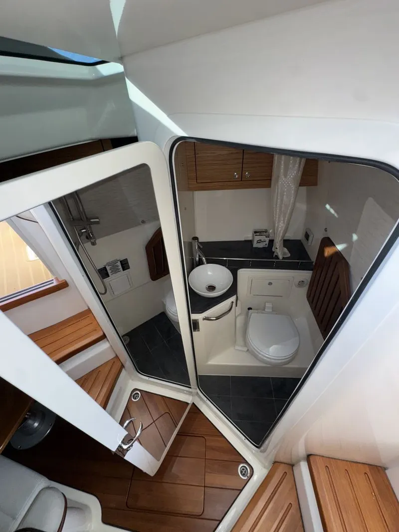 Slide: The Image of Boston Whaler 380 REALM 2022 - 11