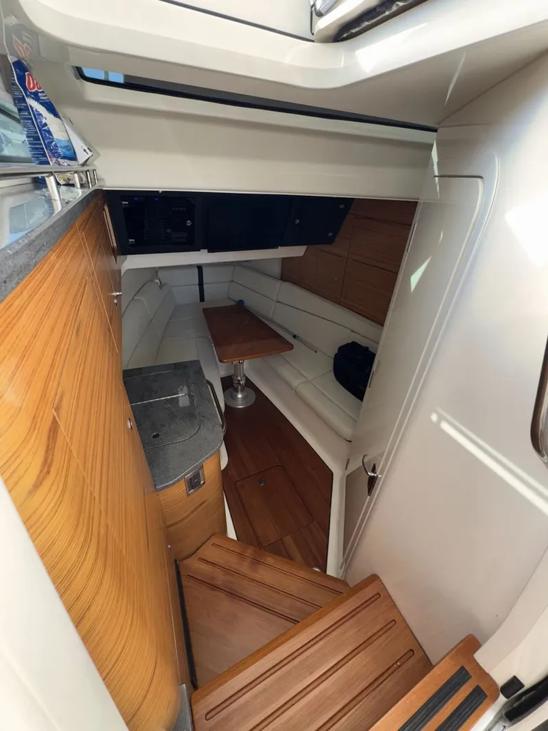 Slide: The Image of Boston Whaler 380 REALM 2022 - 13