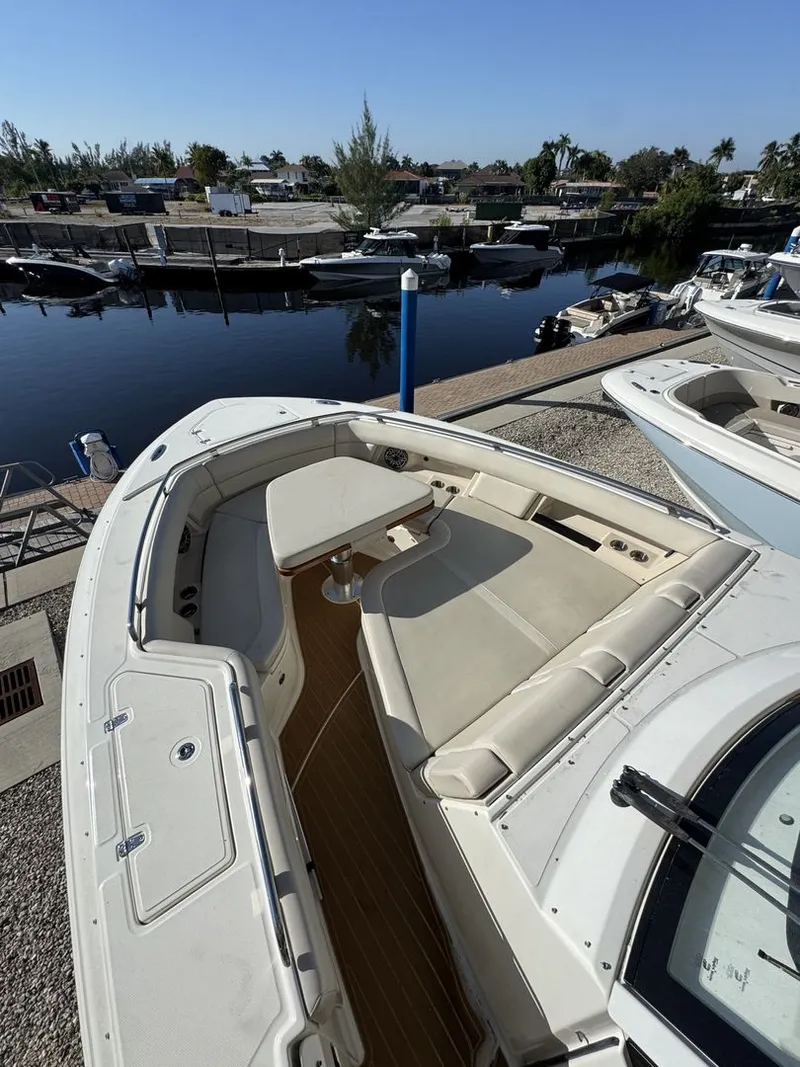 Slide: The Image of Boston Whaler 380 REALM 2022 - 3