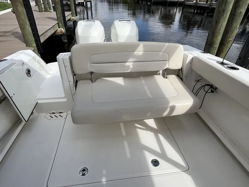 Slide: The Image of Boston Whaler 270 VANTAGE 2016 - 10