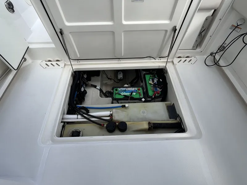 Slide: The Image of Boston Whaler 270 VANTAGE 2016 - 12