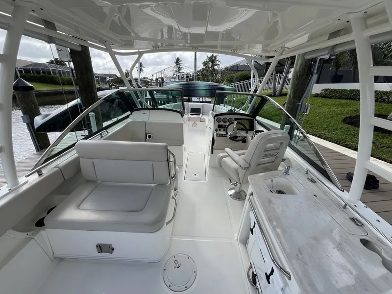 Slide: The Image of Boston Whaler 270 VANTAGE 2016 - 18