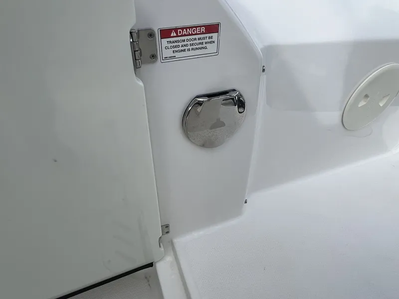 Slide: The Image of Boston Whaler 270 VANTAGE 2016 - 31