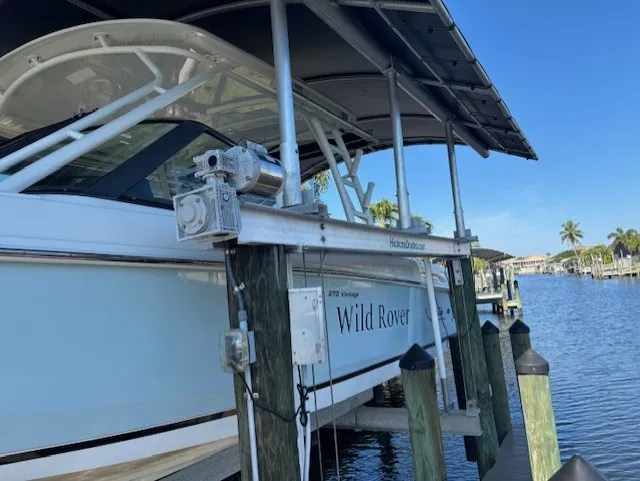 Slide: The Image of Boston Whaler 270 VANTAGE 2016 - 5