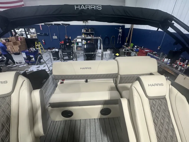 Slide: The Image of Harris Cruiser 250 2026 - 27