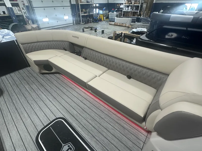 Slide: The Image of Harris Cruiser 250 2026 - 36