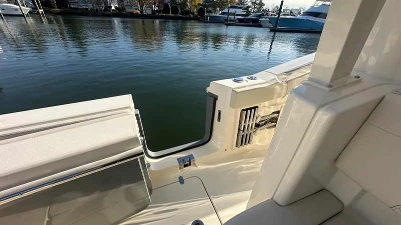 Slide: The Image of Scout 330 LXF 2026 - 14