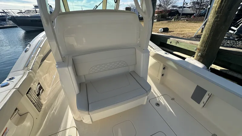 Slide: The Image of Scout 330 LXF 2026 - 17