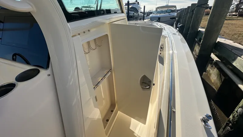 Slide: The Image of Scout 330 LXF 2026 - 24