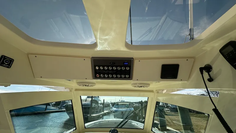 Slide: The Image of Scout 330 LXF 2026 - 28