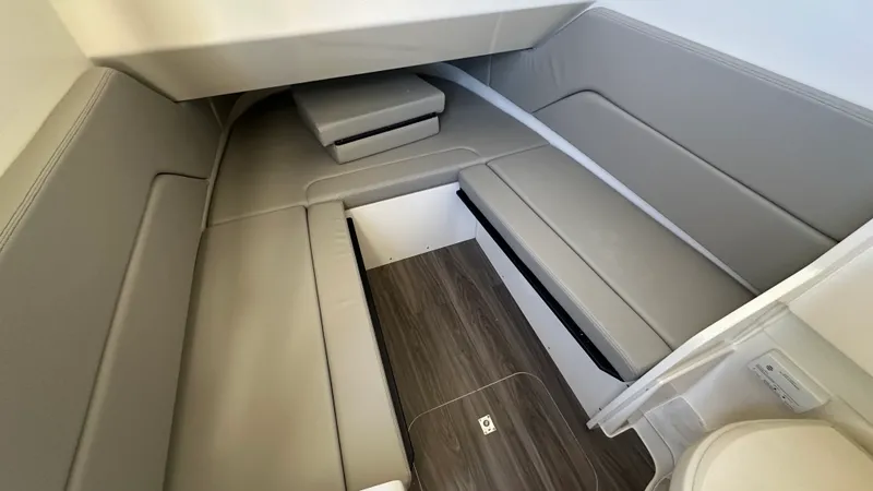 Slide: The Image of Scout 330 LXF 2026 - 32