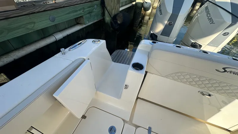 Slide: The Image of Scout 330 LXF 2026 - 9