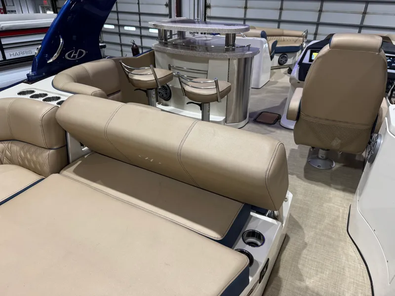 Slide: The Image of Harris Crowne SL 250 2019 - 10