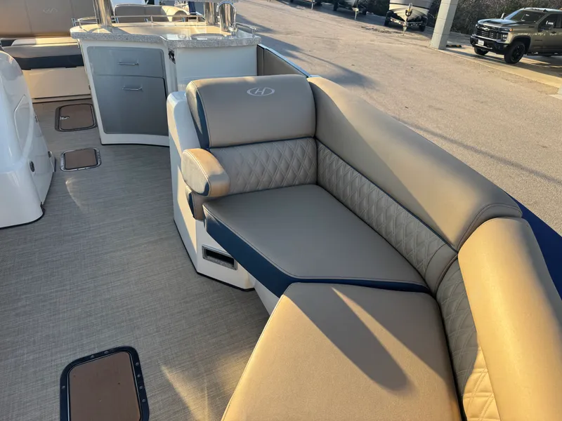 Slide: The Image of Harris Crowne SL 250 2019 - 12