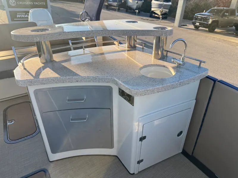 Slide: The Image of Harris Crowne SL 250 2019 - 14