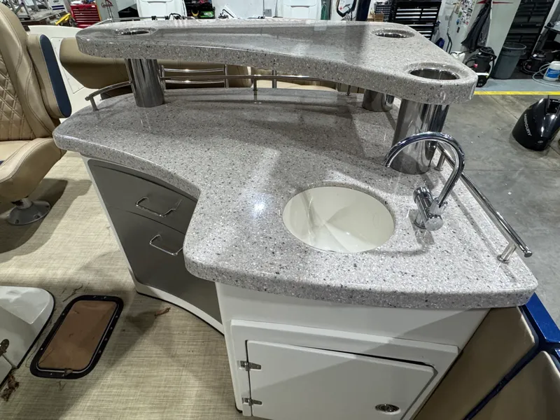 Slide: The Image of Harris Crowne SL 250 2019 - 15