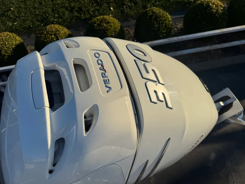 Slide: The Image of Harris Crowne SL 250 2019 - 20