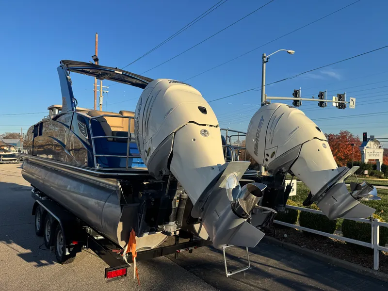 Slide: The Image of Harris Crowne SL 250 2019 - 21