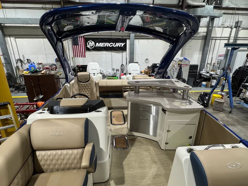 Slide: The Image of Harris Crowne SL 250 2019 - 8