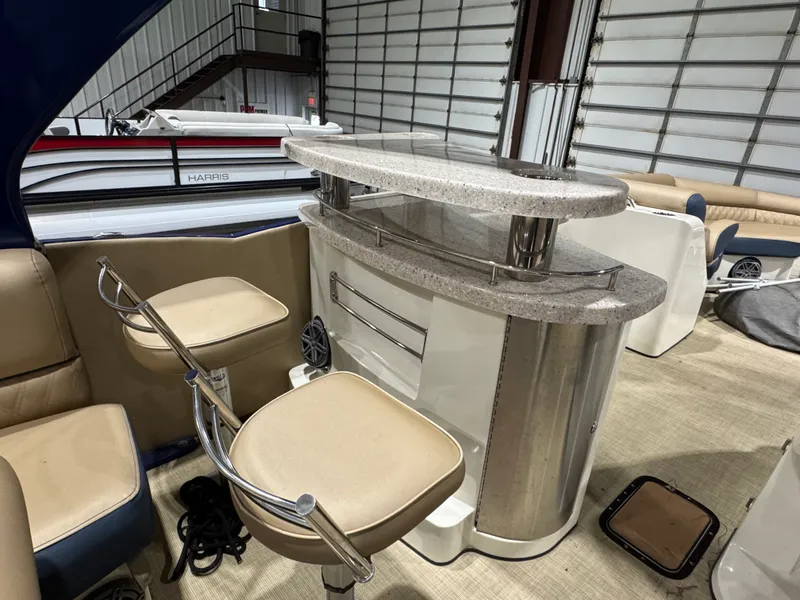 Slide: The Image of Harris Crowne SL 250 2019 - 9