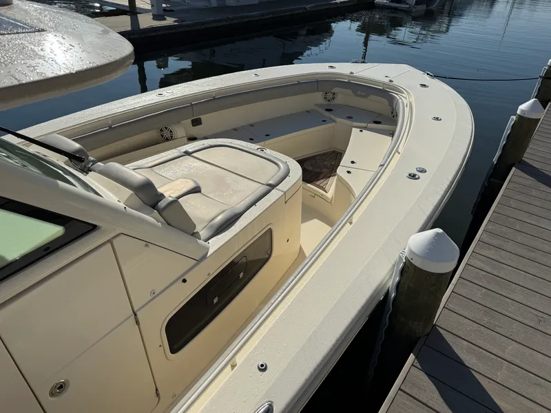 Slide: The Image of Scout 355 LXF CC 2019 - 15