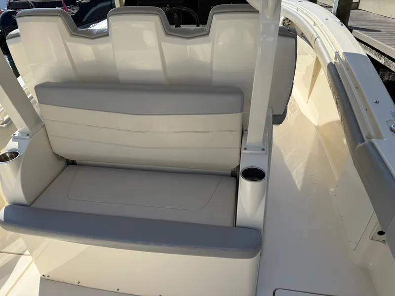 Slide: The Image of Scout 355 LXF CC 2019 - 32