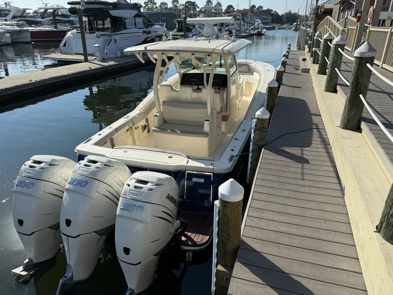 Slide: The Image of Scout 355 LXF CC 2019 - 5