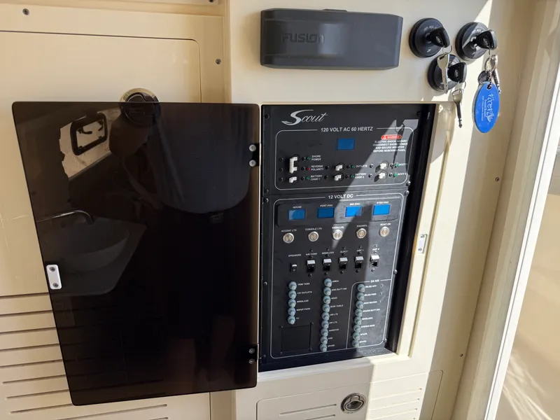 Slide: The Image of Scout 355 LXF CC 2019 - 52