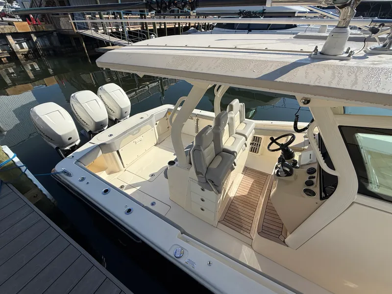 Slide: The Image of Scout 355 LXF CC 2019 - 6