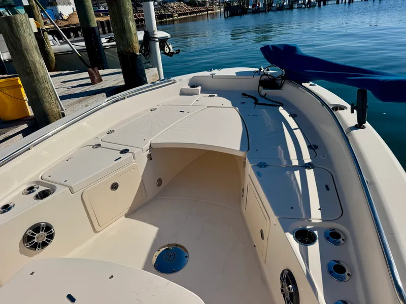 Slide: The Image of Grady-White 251 COASTAL EXPLORER 2021 - 14