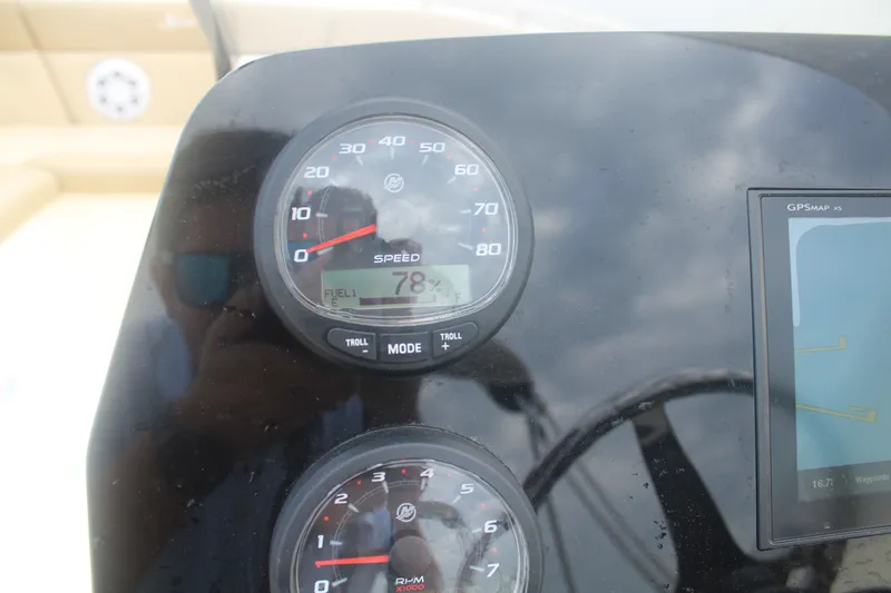 Slide: The Image of Scout 215 Dorado 2020 - 27