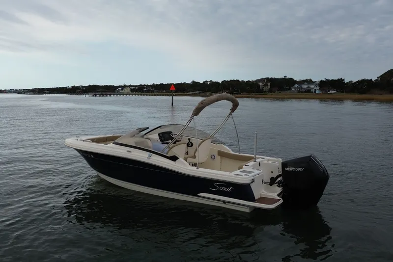 Slide: The Image of Scout 215 Dorado 2020 - 3