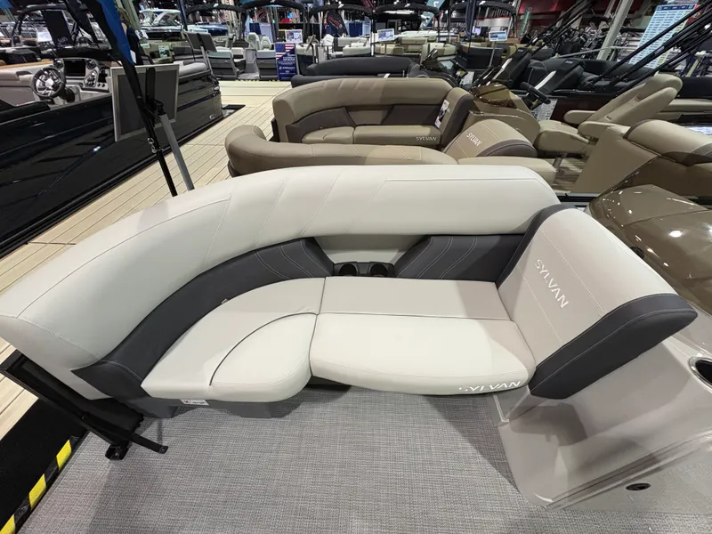 Slide: The Image of Sylvan Mirage 8520 LZ 2026 - 2