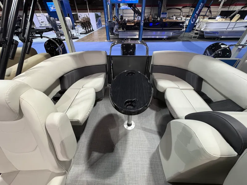 Slide: The Image of Sylvan Mirage 8520 LZ 2026 - 7