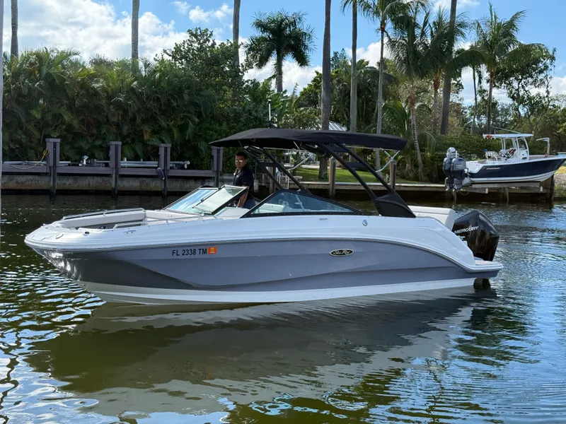 Slide: The Image of Sea Ray SDX 250 Outboard 2023 - 3