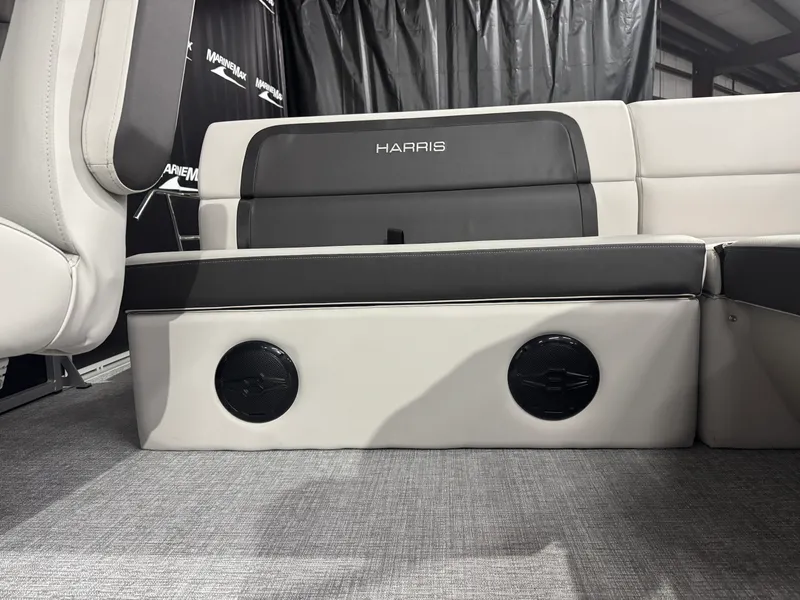 Slide: The Image of Harris Cruiser 190 2026 - 14