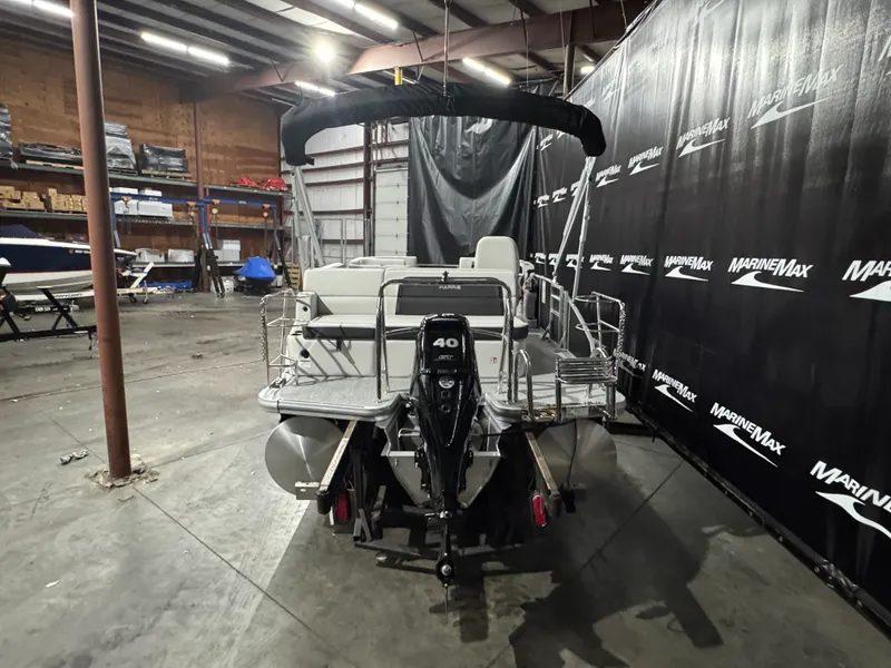 Slide: The Image of Harris Cruiser 190 2026 - 3