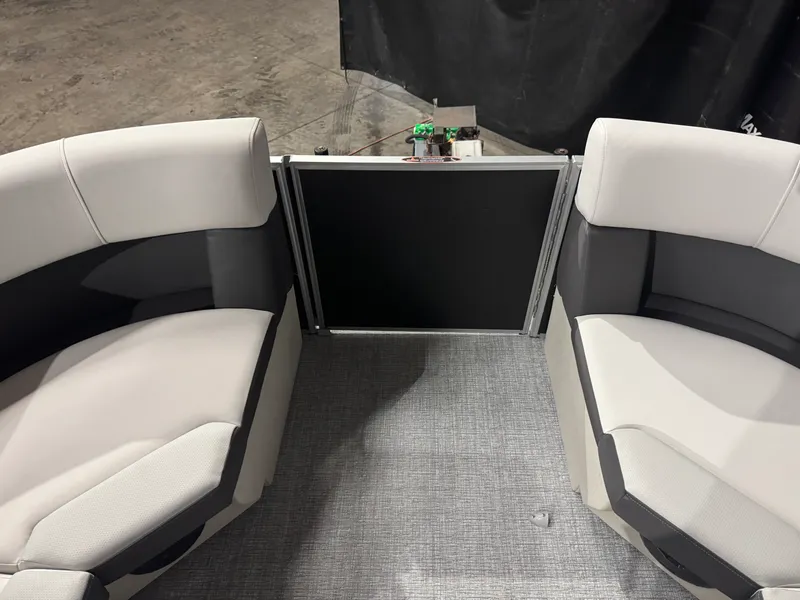 Slide: The Image of Harris Cruiser 190 2026 - 35