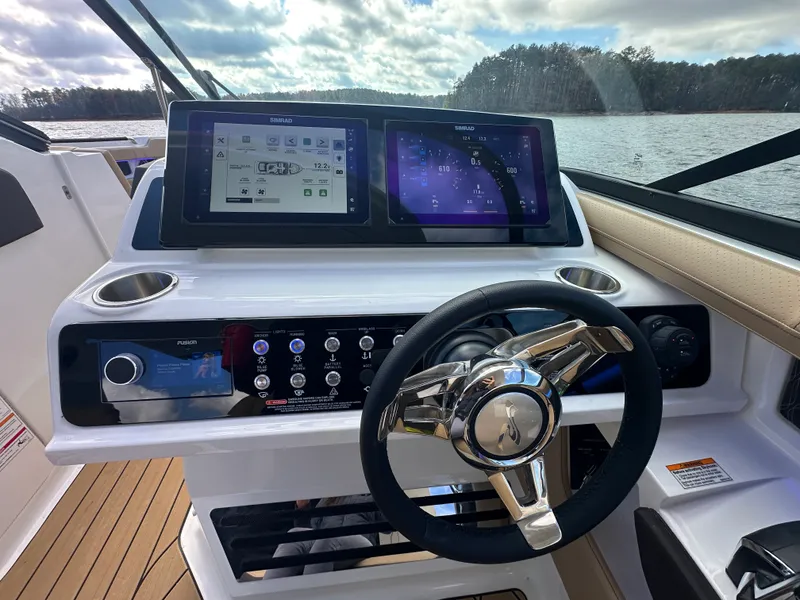 Slide: The Image of Sea Ray SLX 310 2026 - 20