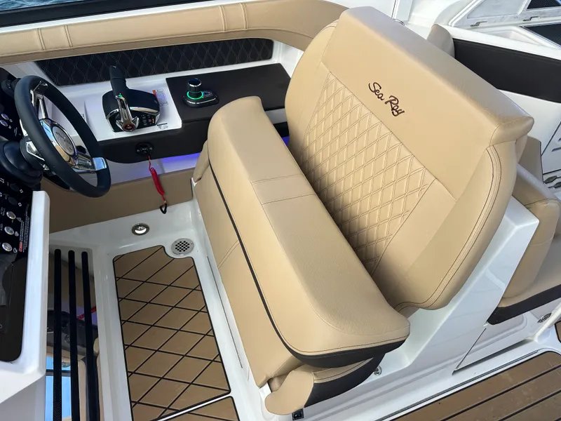 Slide: The Image of Sea Ray SLX 310 2026 - 22