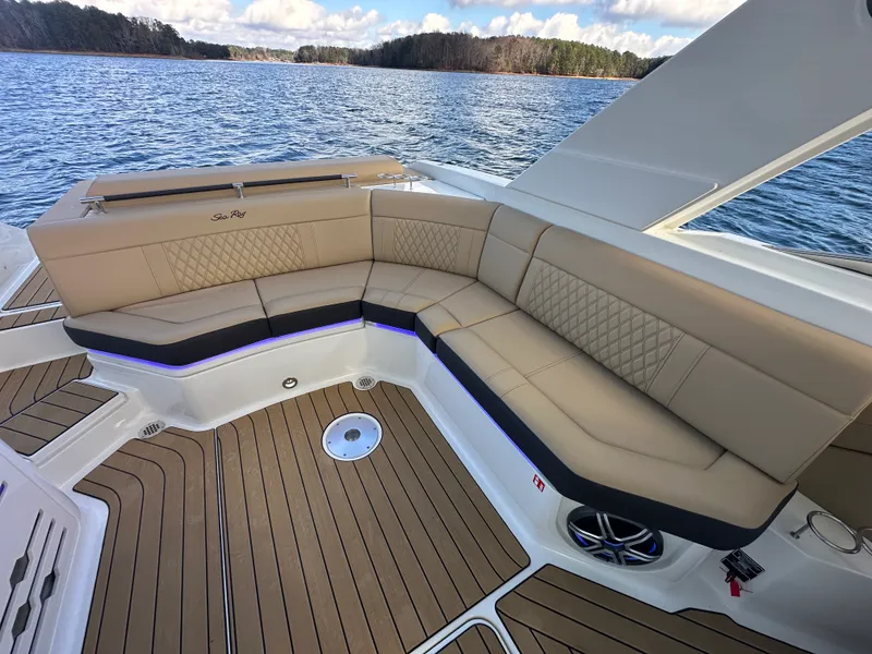Slide: The Image of Sea Ray SLX 310 2026 - 25