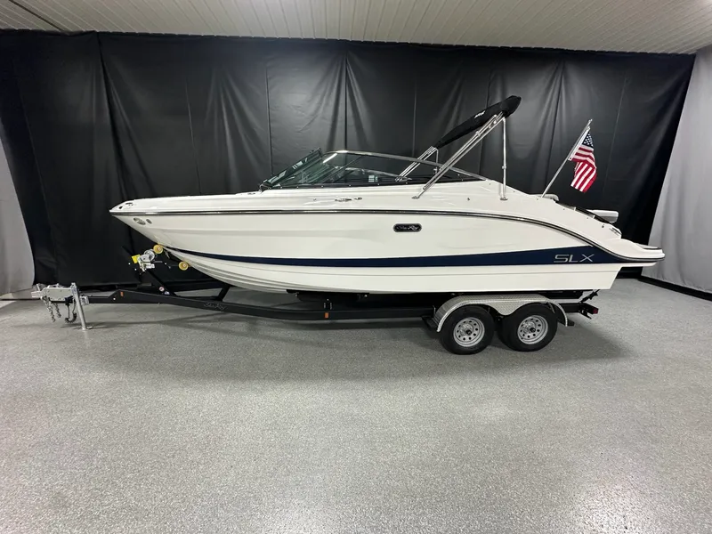 The Image of Sea Ray SLX 260 2026 - 0