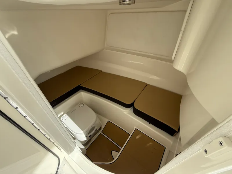 Slide: The Image of Sea Ray SDX 230 Outboard 2026 - 17